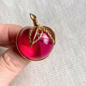 Vintage Sarah Coventry Fuchsia Pink Apple Lucite Fruit Jelly Belly Brooch